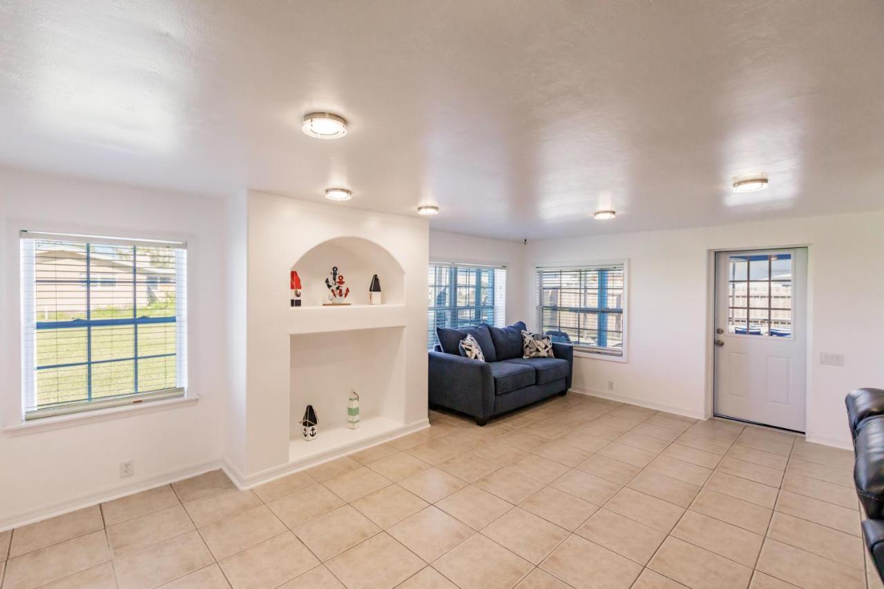 New! Dock Canal Family Home W/Pool & Gulf Access! North Fort Myers Zewnętrze zdjęcie