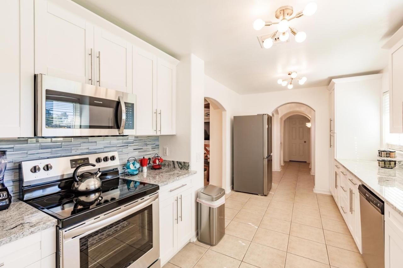 New! Dock Canal Family Home W/Pool & Gulf Access! North Fort Myers Zewnętrze zdjęcie