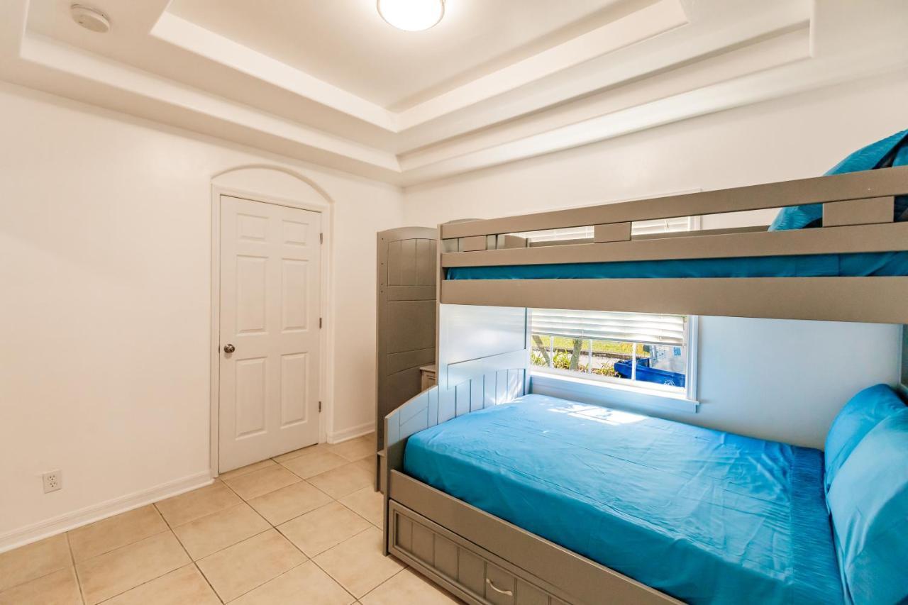 New! Dock Canal Family Home W/Pool & Gulf Access! North Fort Myers Zewnętrze zdjęcie