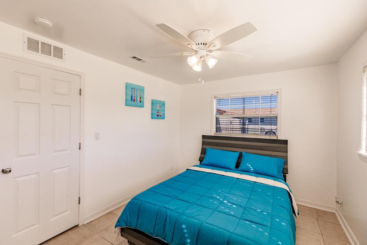 New! Dock Canal Family Home W/Pool & Gulf Access! North Fort Myers Zewnętrze zdjęcie