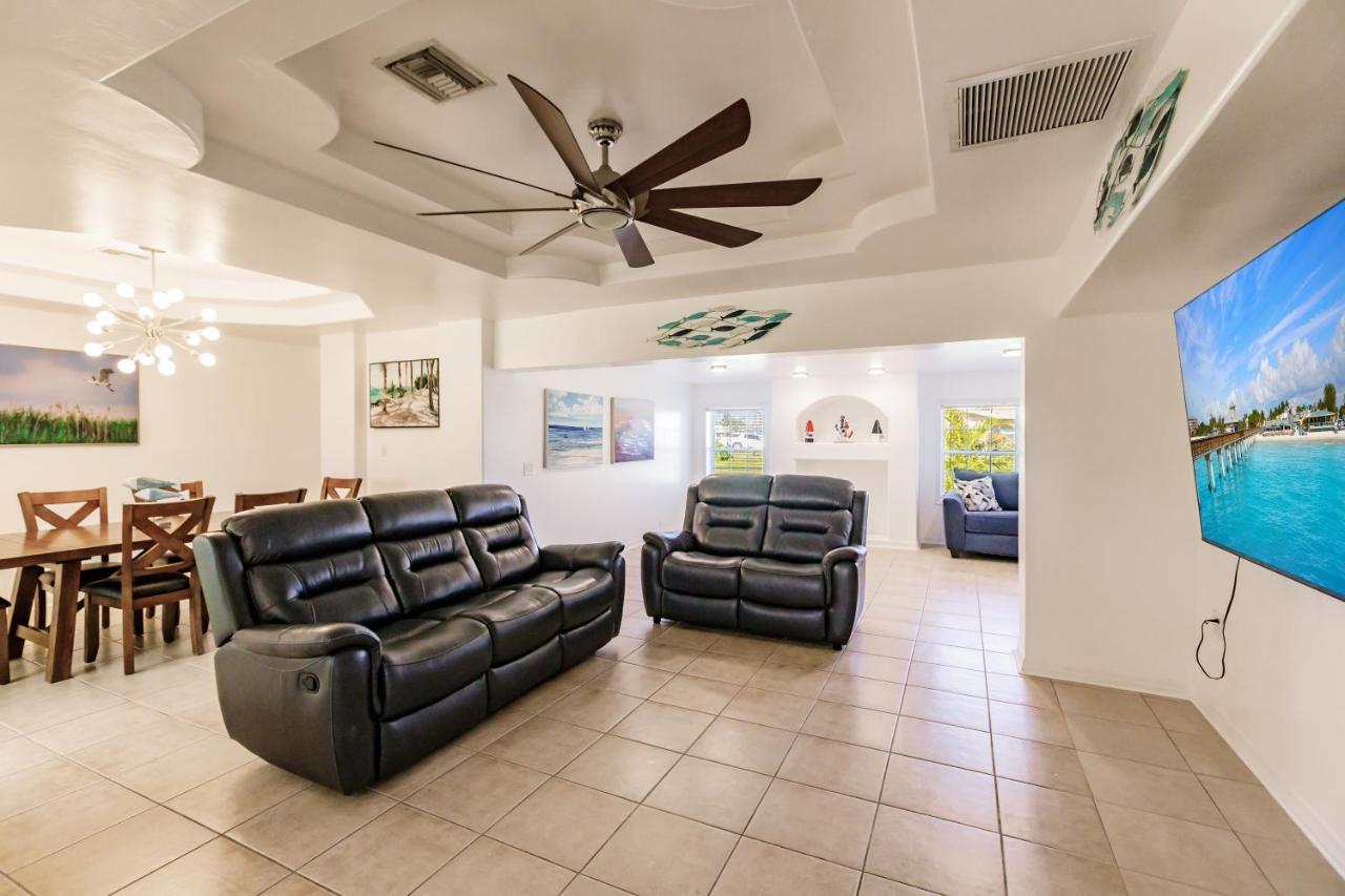 New! Dock Canal Family Home W/Pool & Gulf Access! North Fort Myers Zewnętrze zdjęcie