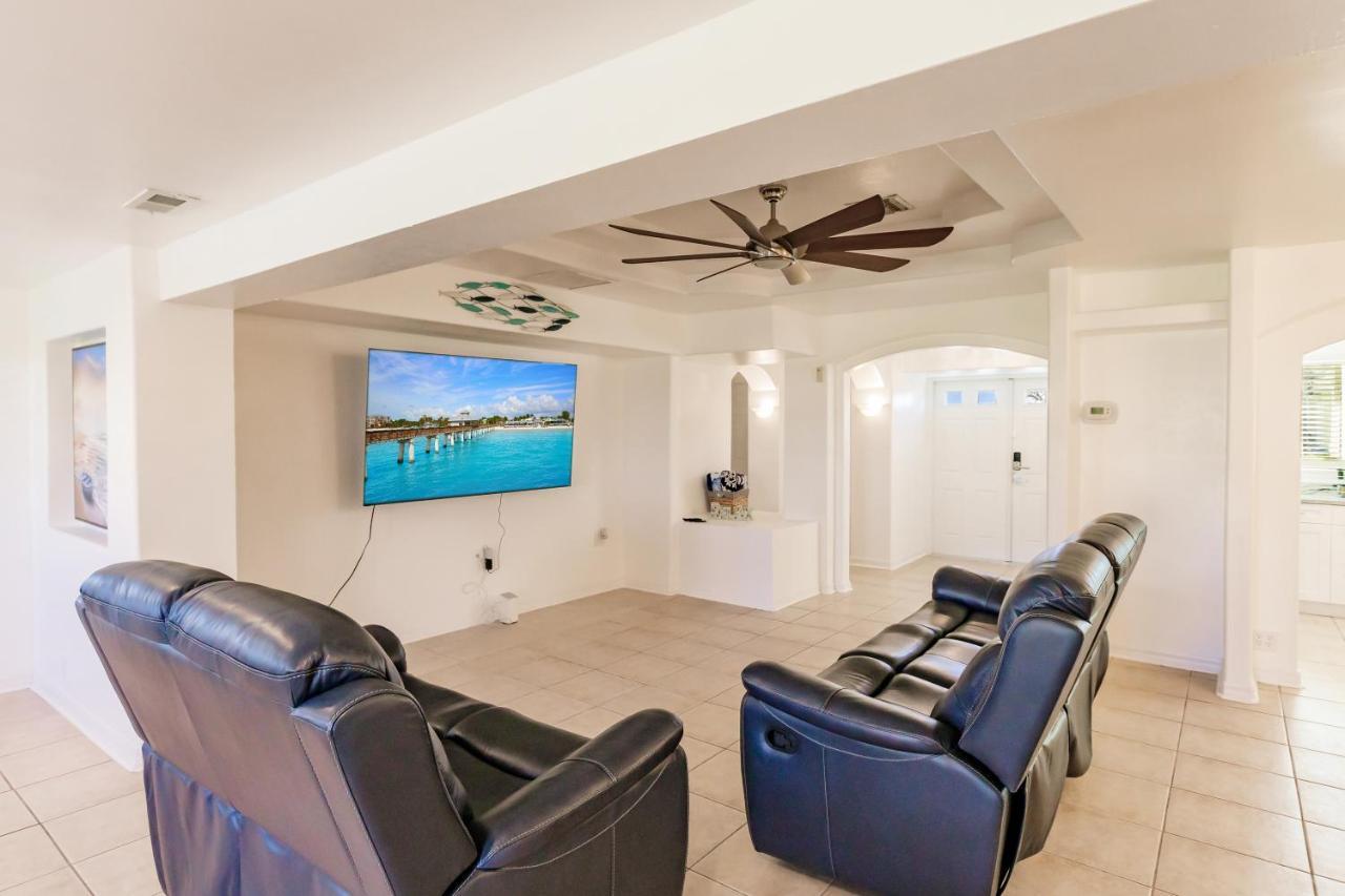 New! Dock Canal Family Home W/Pool & Gulf Access! North Fort Myers Zewnętrze zdjęcie