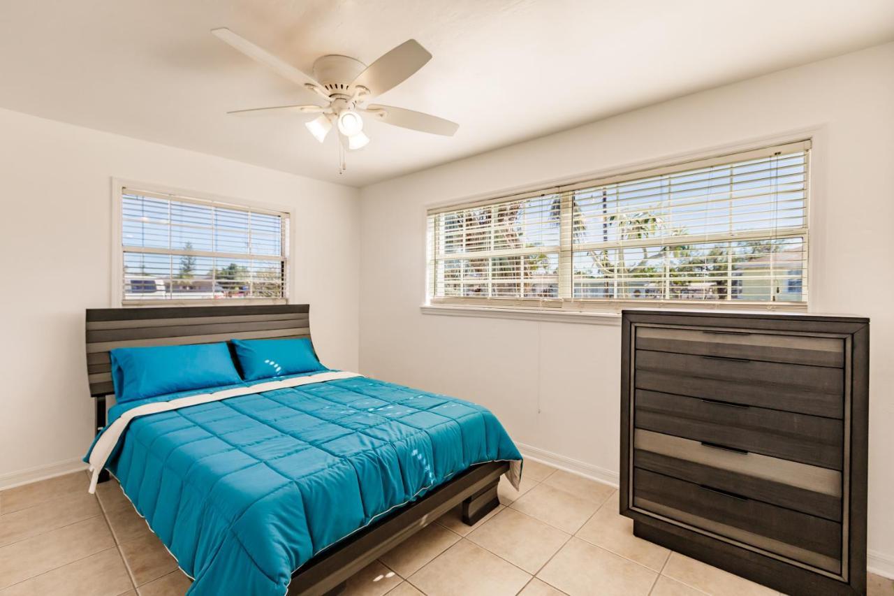 New! Dock Canal Family Home W/Pool & Gulf Access! North Fort Myers Zewnętrze zdjęcie