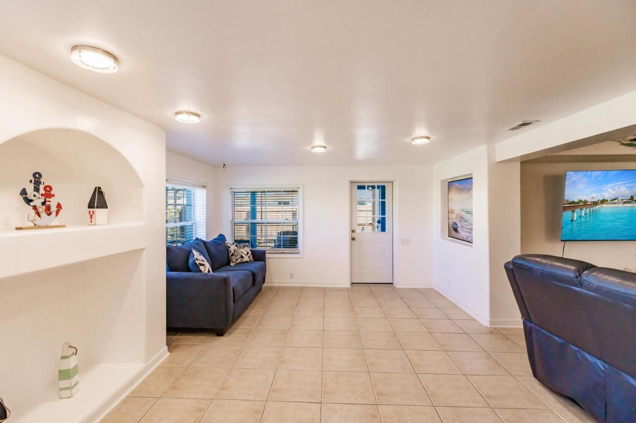 New! Dock Canal Family Home W/Pool & Gulf Access! North Fort Myers Zewnętrze zdjęcie